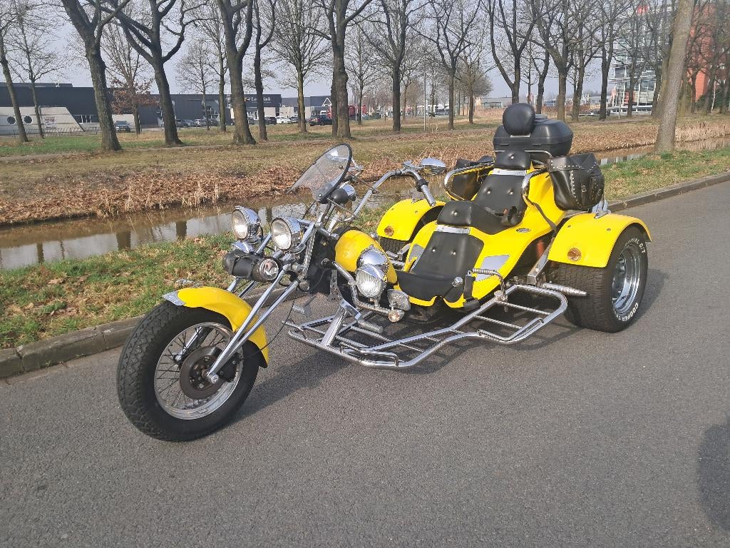 Boom Trike mag zonder helm gereden worden, 4 cilinders