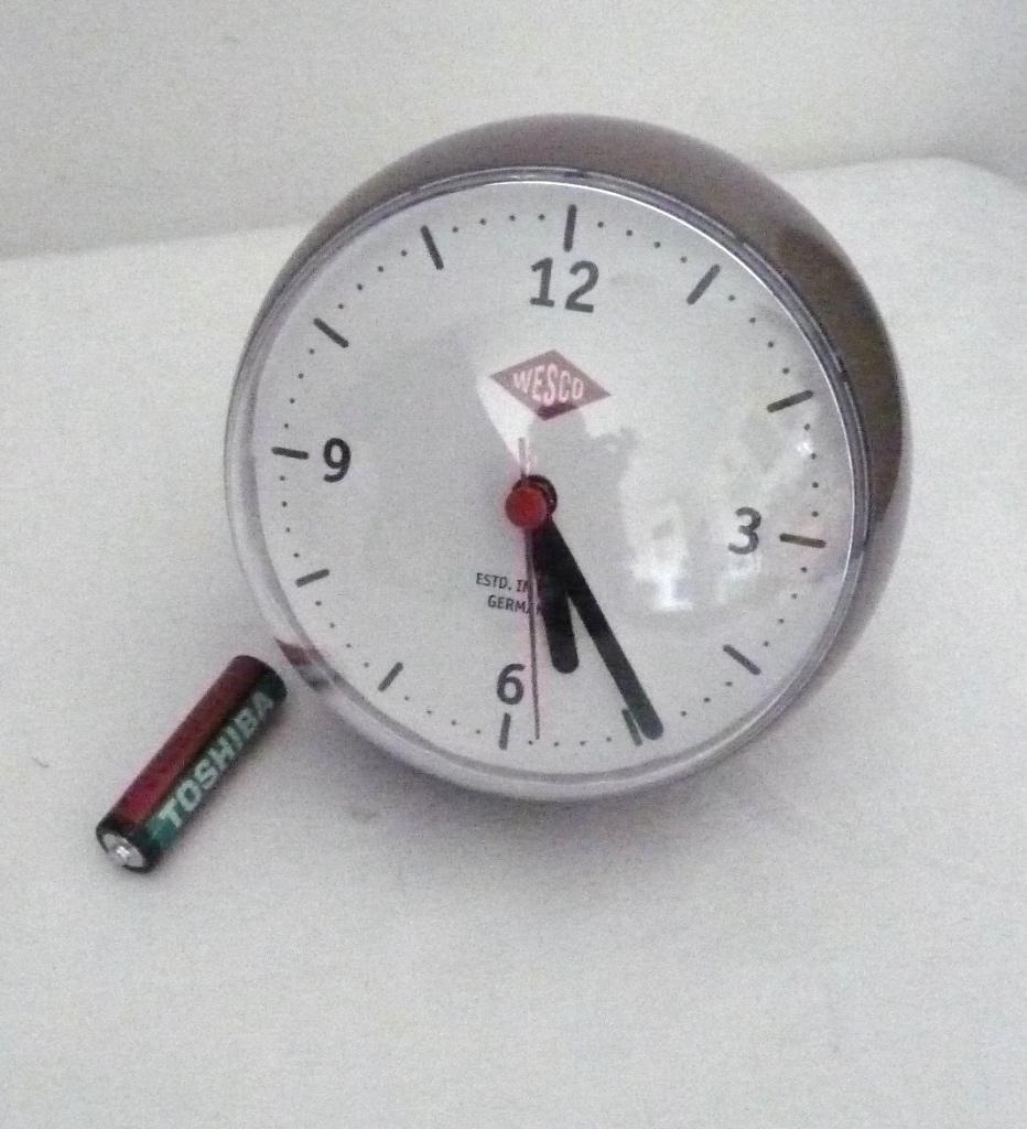 wesco mini-clock, nieuw in doos, Overige typen, Kunststof, Nieuw, Ophalen of Verzenden