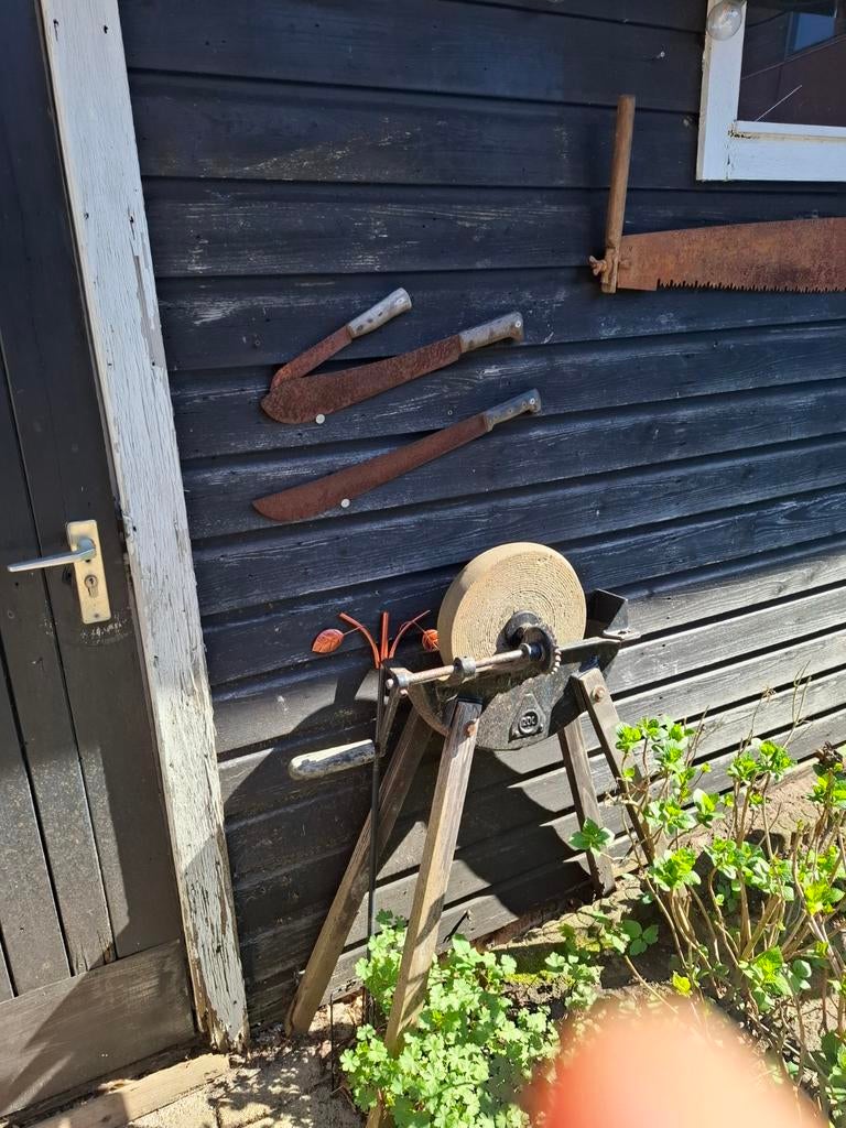 Oude zagen, pomp, slijpsteen, zeis, ., Ophalen, Hout, Overige typen