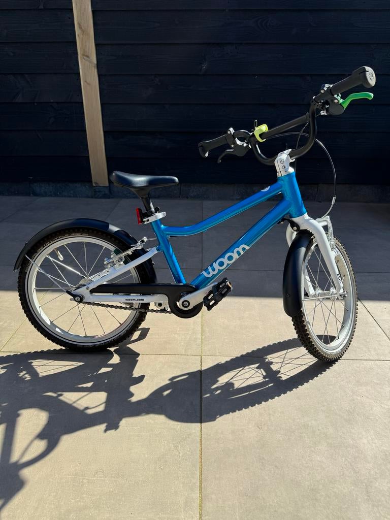 Woom 3 metallic blue kinderfiets met POP Basket en doos, Ophalen, Zo goed als nieuw, 16 tot 20 inch