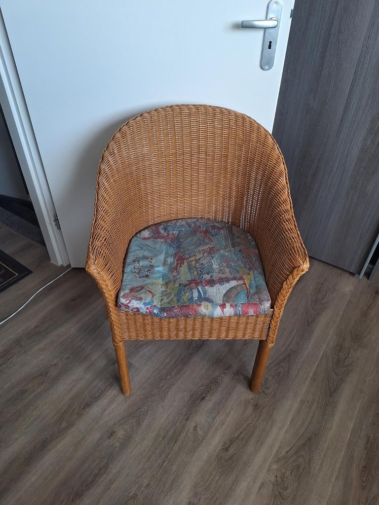 Rotan stoel, Huis en Inrichting, Fauteuils, Ophalen of Verzenden, 75 tot 100 cm, 50 tot 75 cm