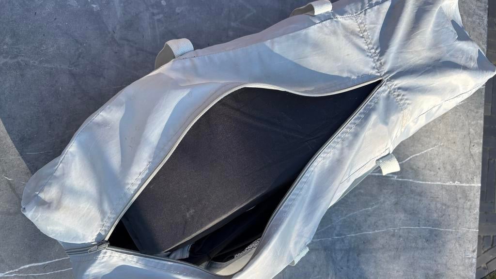 Camping bedje standaard formaat - goede kwaliteit, Kinderen en Baby's, Babywiegjes en Ledikanten, Ophalen, Gebruikt, Reisbedje