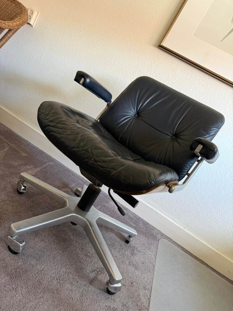 Luxe design bureaustoel (zwitserland jaren 70), Gebruikt, Zwart, Ophalen of Verzenden, Bureaustoel