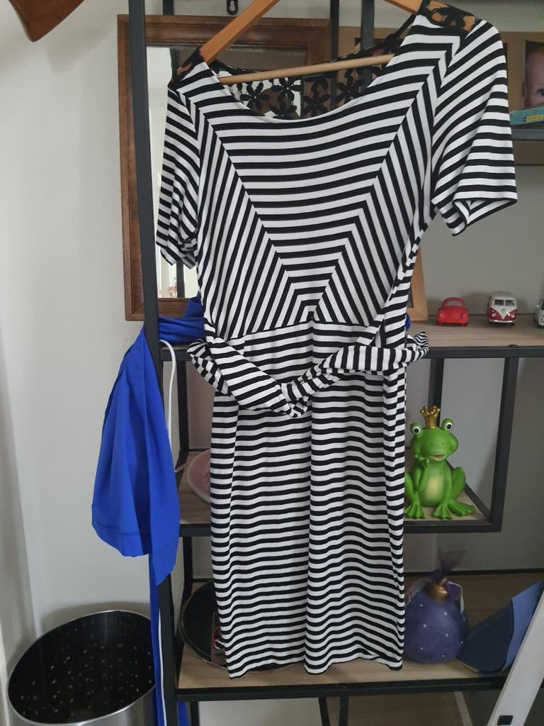 Juffrouw jansen jurk maat m, Ophalen of Verzenden, Zo goed als nieuw, Zwart, Knielengte