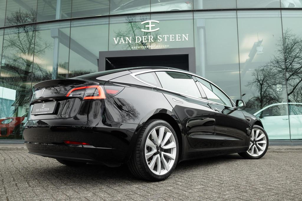Tesla Model 3 Standard RWD Plus 60 kWh Panorama | NL Auto, Auto's, Tesla, Automaat, 238 pk, Gebruikt, Zwart