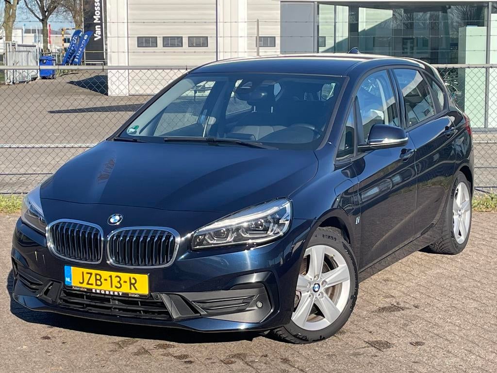 BMW 225 Active Tourer,2018,Hybride,2 sets banden met velgen, Auto's, BMW, Particulier, 2-Serie Active Tourer, ABS, Airbags, Airconditioning
