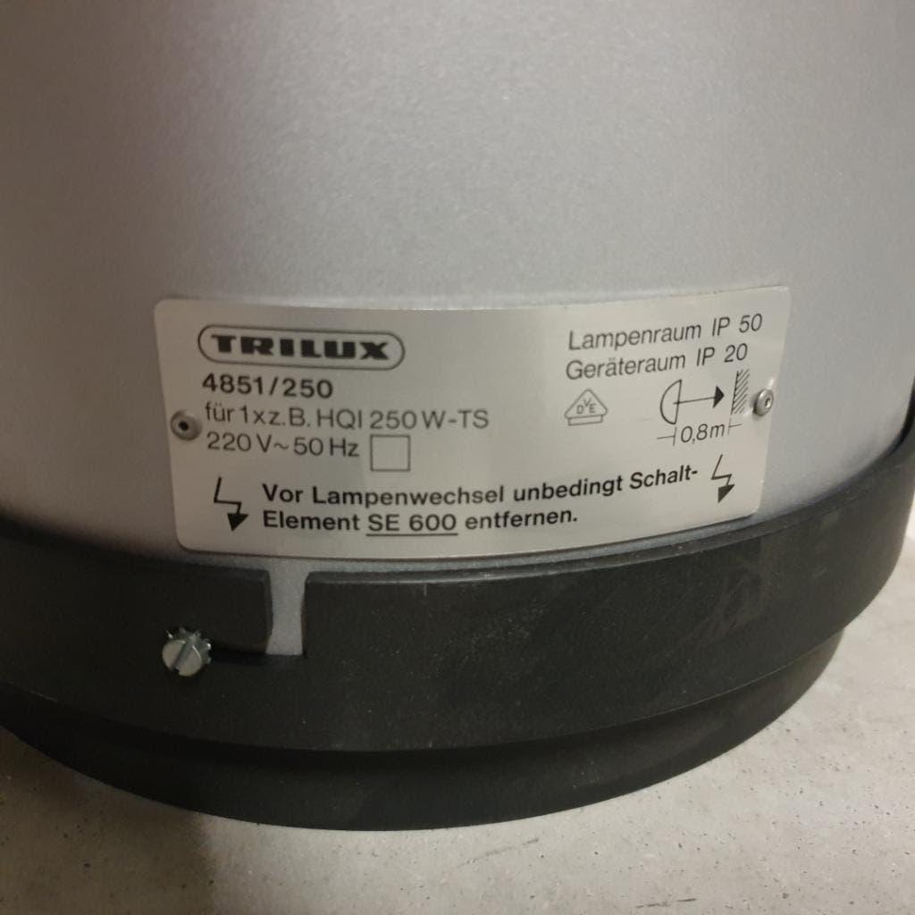 NIEUW !! GROTE SCHIJNWERPER TRILUX 250 WATT HQi TS LAMP, Huis en Inrichting, Ophalen, Nieuw, Metaal of Aluminium