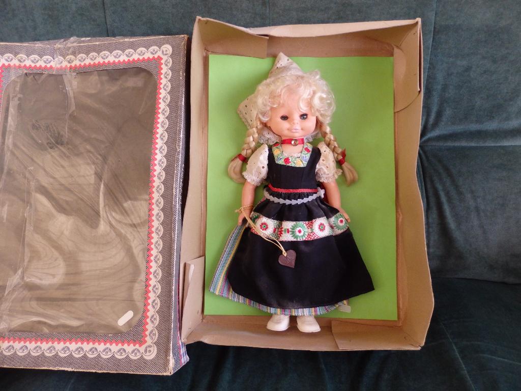 Van Vroeger Grote Ari Pop nieuw in doos Königseer Puppen, Verzamelen, Poppen, Ophalen of Verzenden, Nieuw, Pop