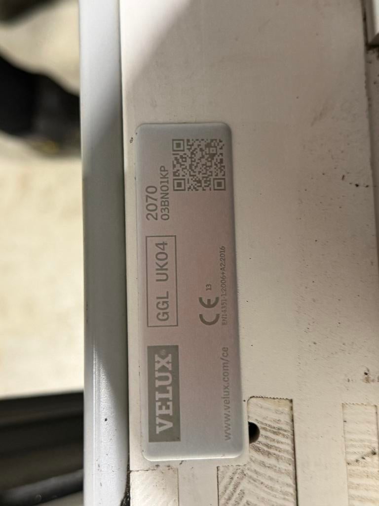 Velux dakraam 134x98 compleet met gootstukken, 80 tot 120 cm, Ophalen of Verzenden, Zo goed als nieuw, Dubbelglas