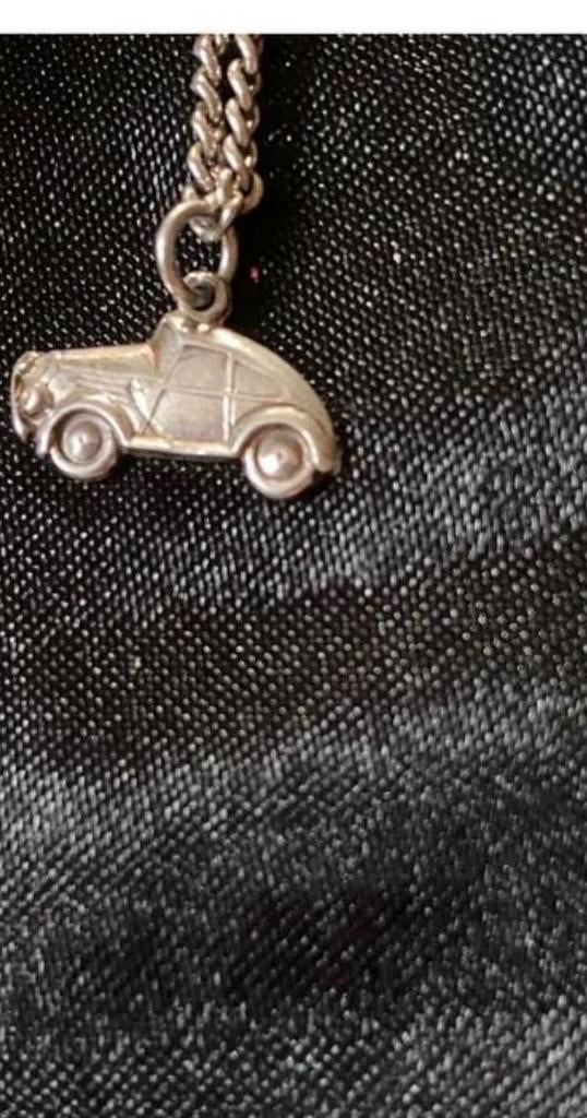 Zilveren bedel kettinghanger auto Volkswagen?voor ketting oi, Overige merken, Ophalen of Verzenden, Zo goed als nieuw, 4 bedels of meer
