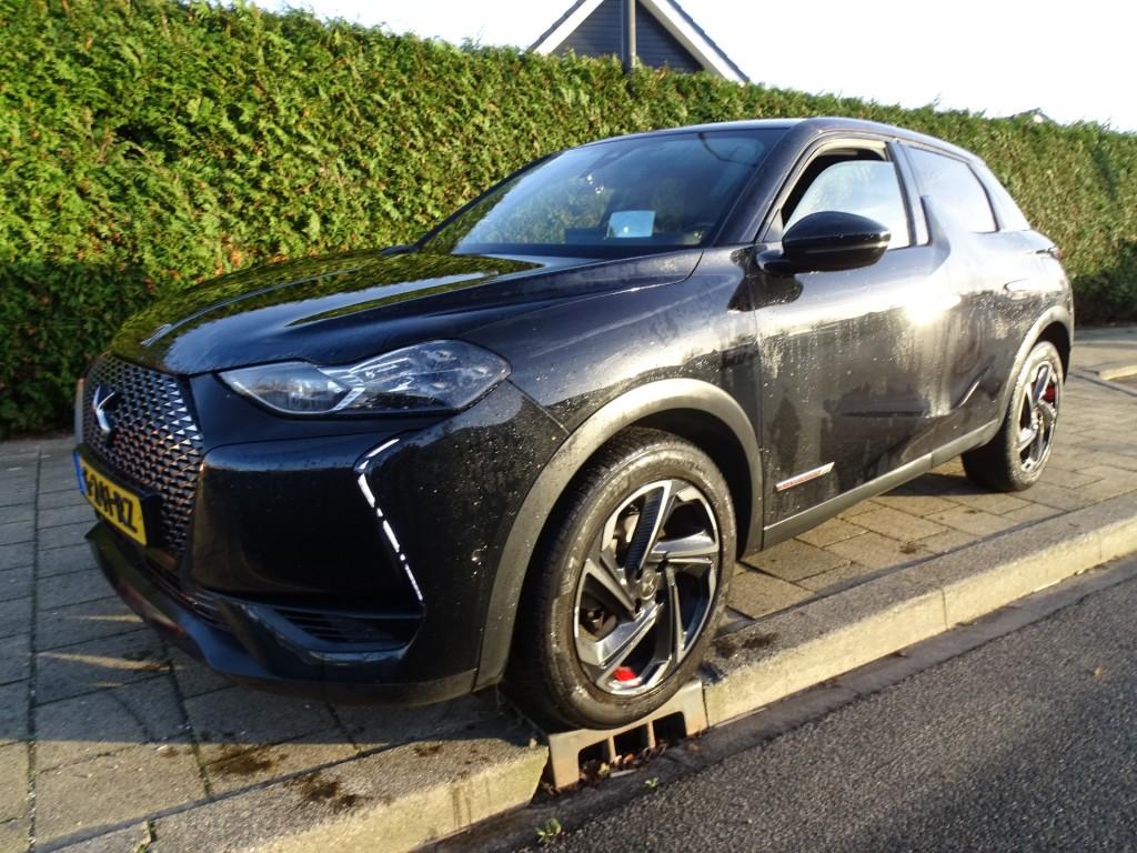 Ds DS 3 CROSSBACK 1.2 PT LA PREMIERE 155 Pk-Leer-Cam-Carplay, Gebruikt, Euro 6, 1199 cc, Zwart