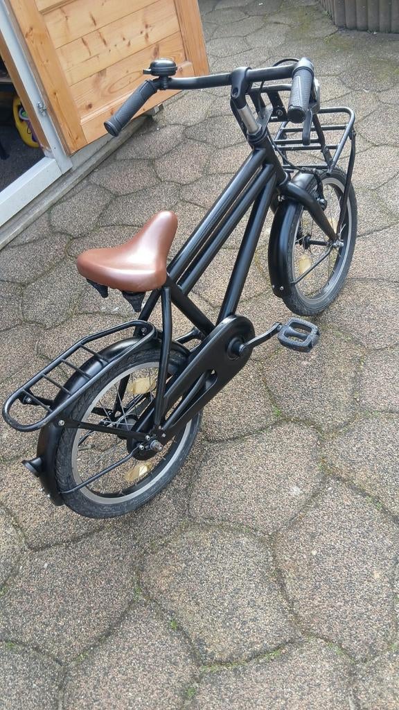 Jongensfiets 16 inch, zwart met bruin zadel, Fietsen en Brommers, Fietsen | Jongens, Ophalen, Gebruikt, 16 inch, Handrem