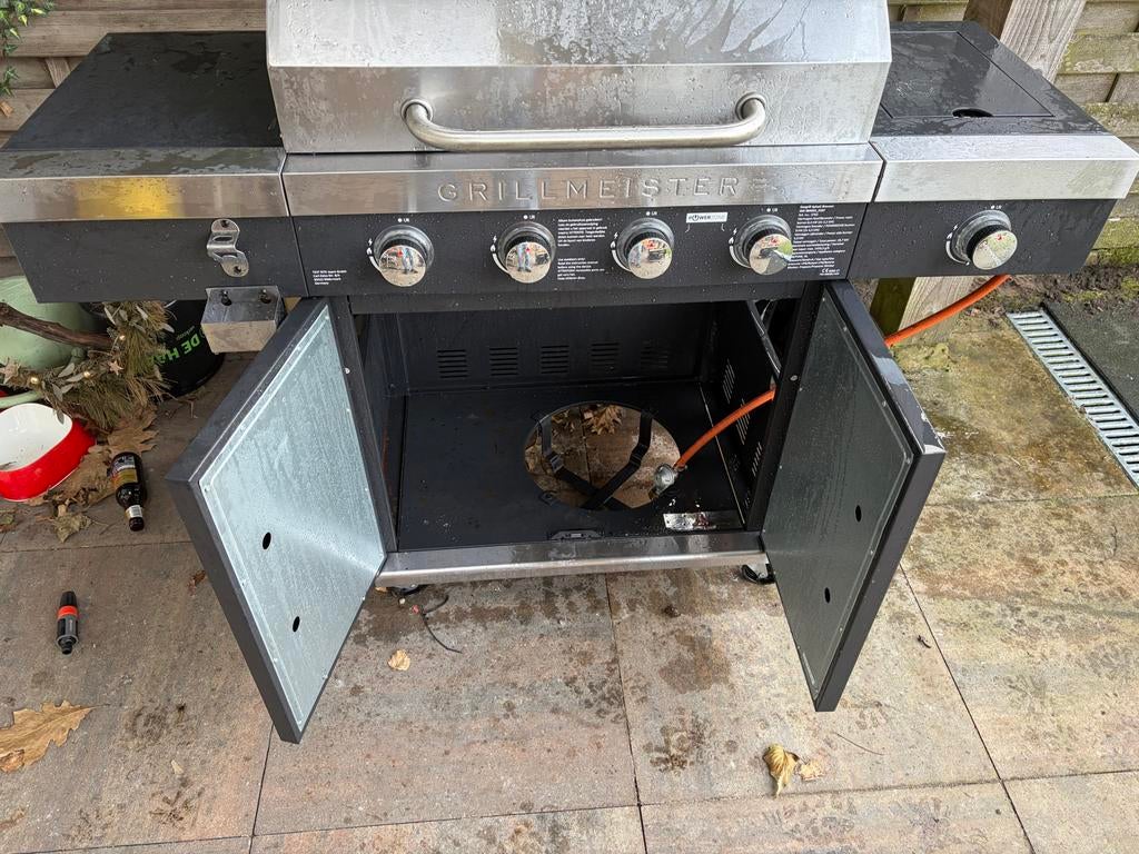 Grillmeister gas BBQ met 4 branders en zijbrander, Ophalen, Gebruikt