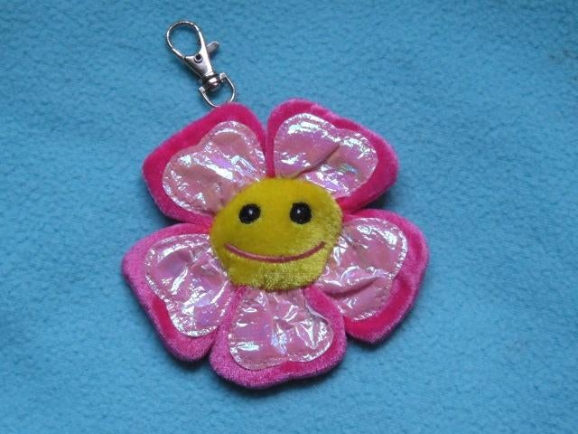 1 EURO OF GRATIS Stoffen sleutelhanger bloem roze NIEUW, Ophalen, Nieuw, Knuffel of Figuurtje