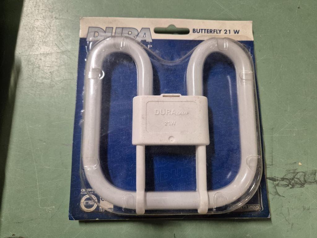 DURA LAMP BUTTERFLY 21 WATT SPAARLAMP 2 PINS GR8, Huis en Inrichting, Ophalen of Verzenden, Nieuw, E27 (groot), Led-lamp