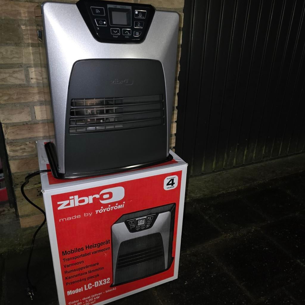 Zibro Toyotomi LC-DX32 nette kachel goede staat., Ophalen of Verzenden, Overige brandstoffen, Petroleumkachel
