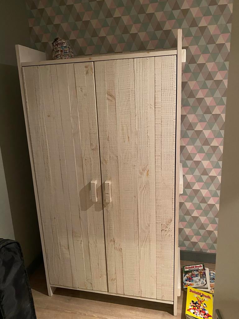 Babykamer set: Ledikant, kast, commode & plankje, Ophalen, Gebruikt, Kast, 50 tot 70 cm