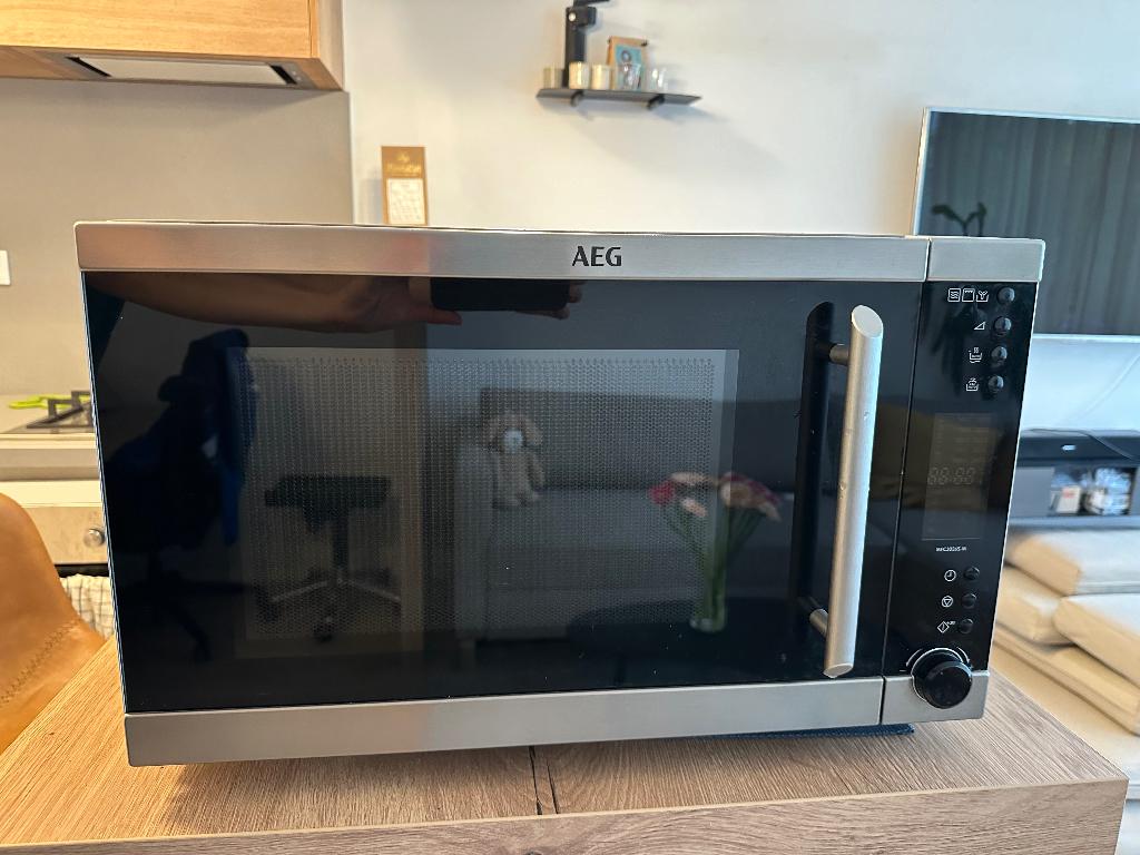 AEG Combimagnetron MFC3026S-M - RVS, Combimagnetron, Hete lucht, Ophalen of Verzenden, Zo goed als nieuw