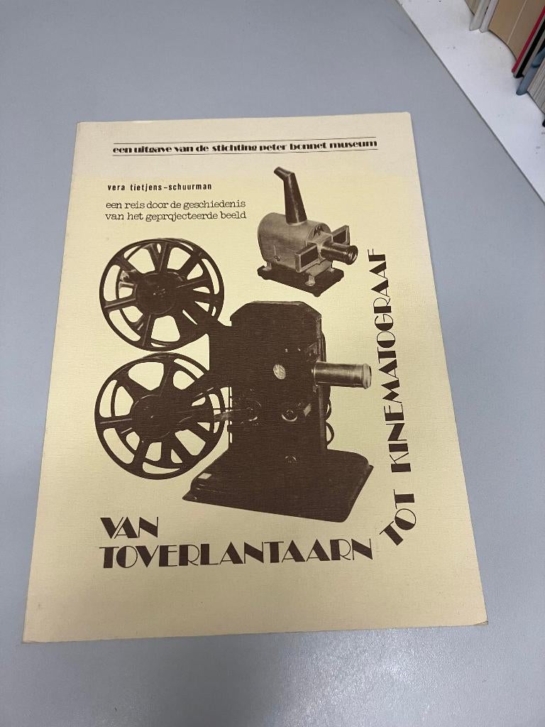 Van toverlantaarns tot kinematograaf, Verzamelen, Fotografica en Filmapparatuur, Onze andere, Overige typen, Ophalen of Verzenden