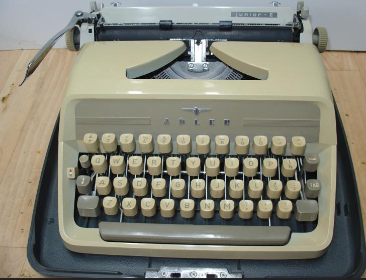 Diverse Schrijfmachines / Typemachines, Ophalen