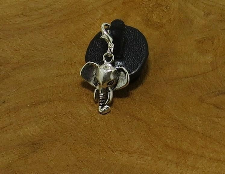 oud zilverkleur 25x22 mm Olifant Bedeltje  met slotje, Sieraden, Tassen en Uiterlijk, Bedels, Nieuw, Overige merken, Zilver, 1 bedel