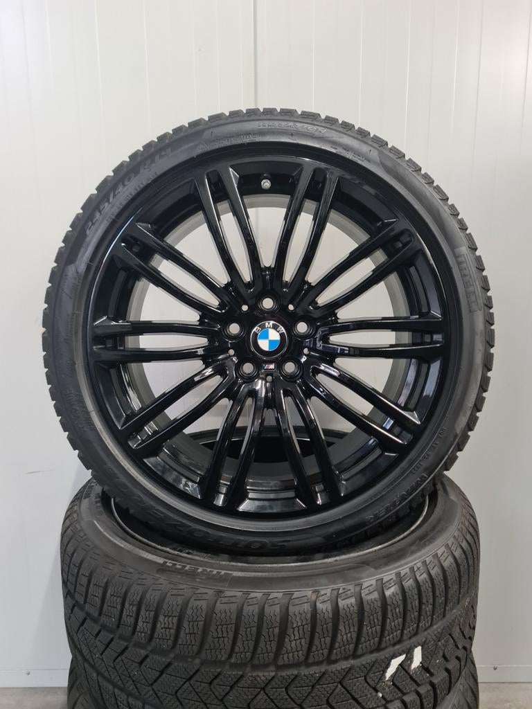 19' BMW 5 Serie G30 G31 Styling 664M Zwart met winterbanden