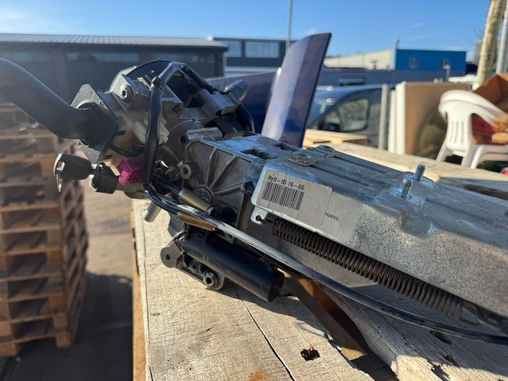 Scania stuurkalom met sleutel., Ophalen, Scania, Besturing