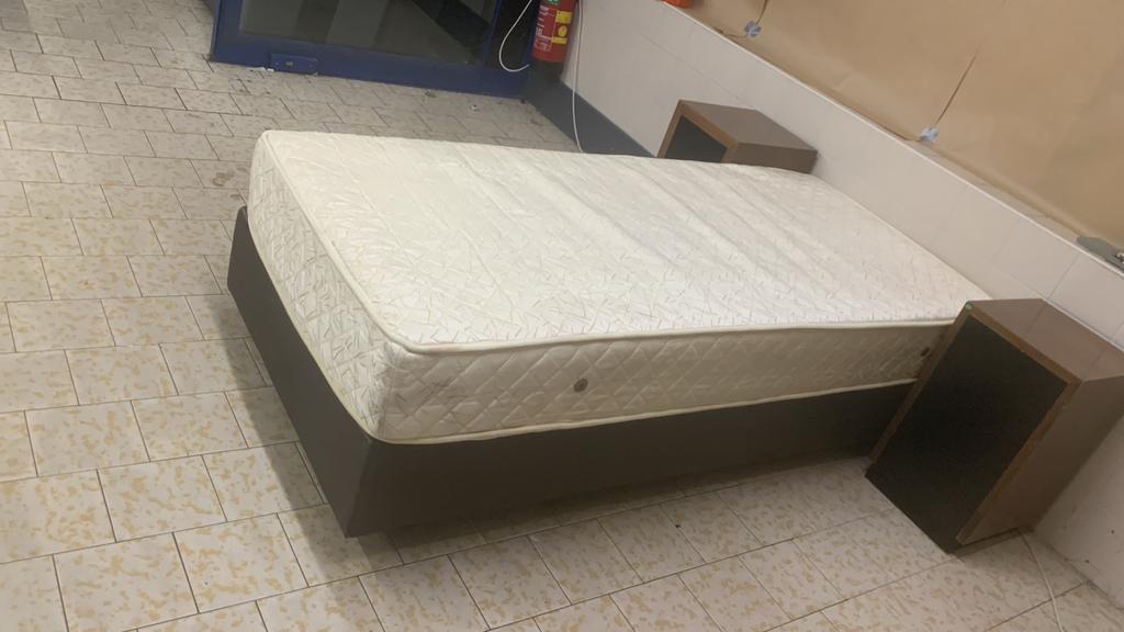 Hotel bedden  boxspring met matras, Ophalen, Overige materialen, Gebruikt, 90 cm