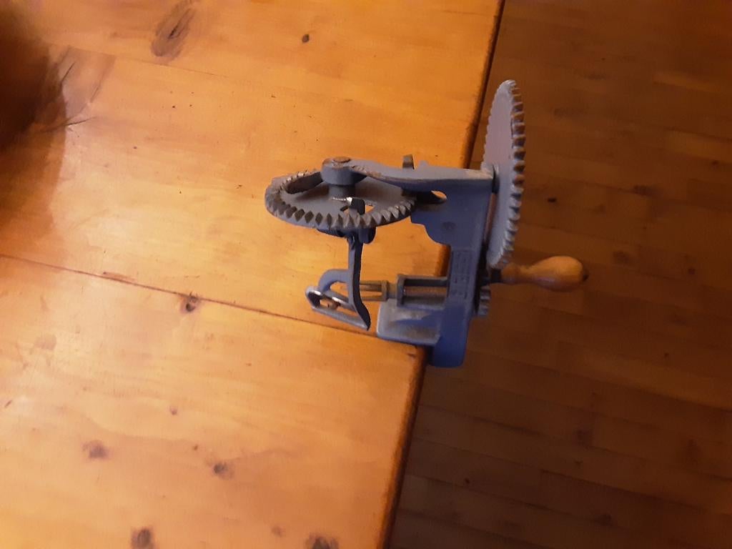 Antieke appelschiller, Ophalen of Verzenden