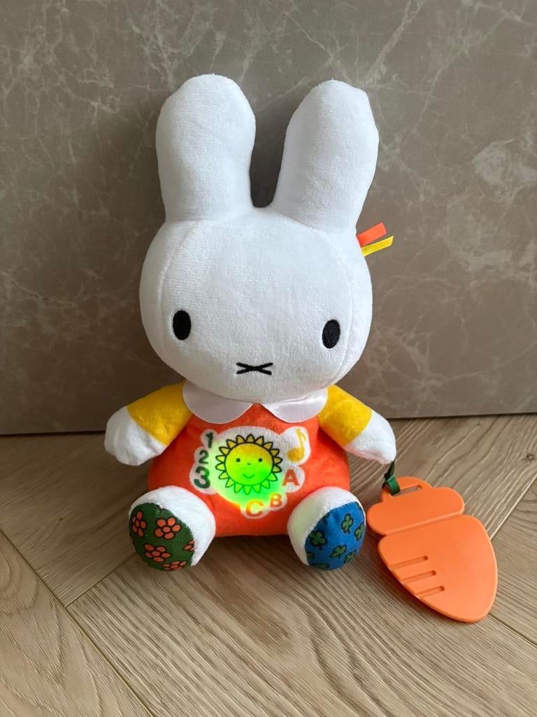 Nijntje Clementoni Pratende Knuffel, Ophalen of Verzenden, Zo goed als nieuw, Overige typen, Met licht