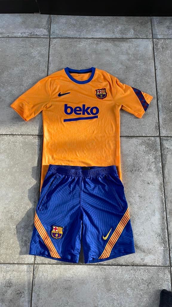 Barcelona pakje maat xs, Sport en Fitness, Voetbal, Maat XS of kleiner, Ophalen of Verzenden, Zo goed als nieuw, Shirt