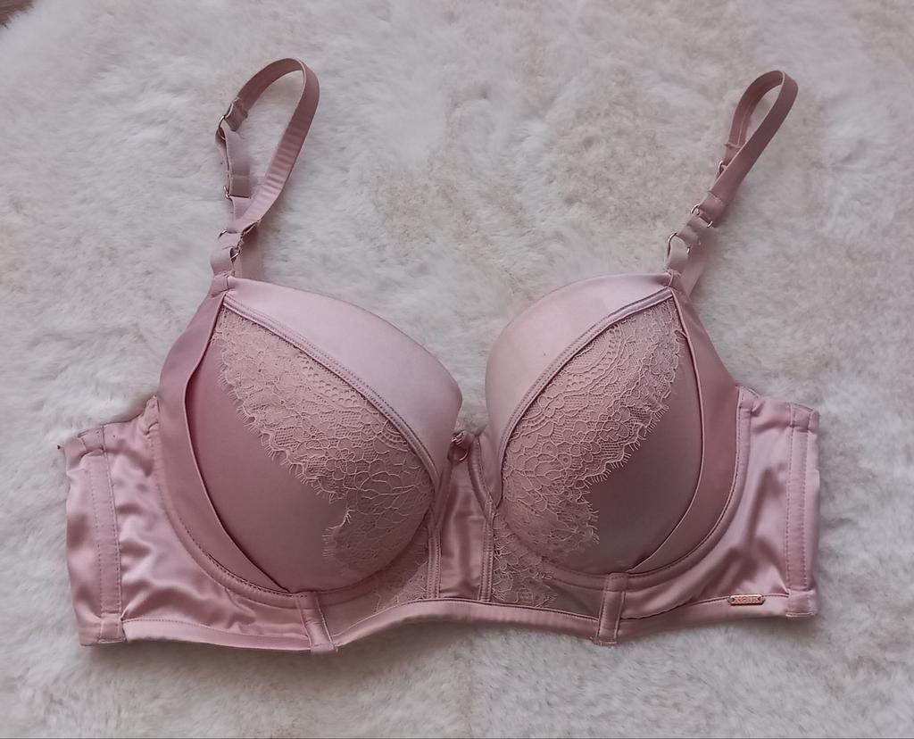 Mooie roze BH met kanten details Noir hunkemöller, Kleding | Dames, Ondergoed en Lingerie, Noir, Ophalen of Verzenden, Roze, BH