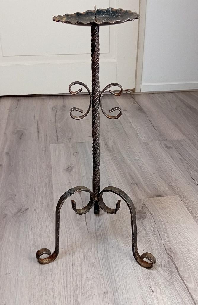 brutalist vloer kandelaar iop voet, Antiek en Kunst, Ophalen of Verzenden