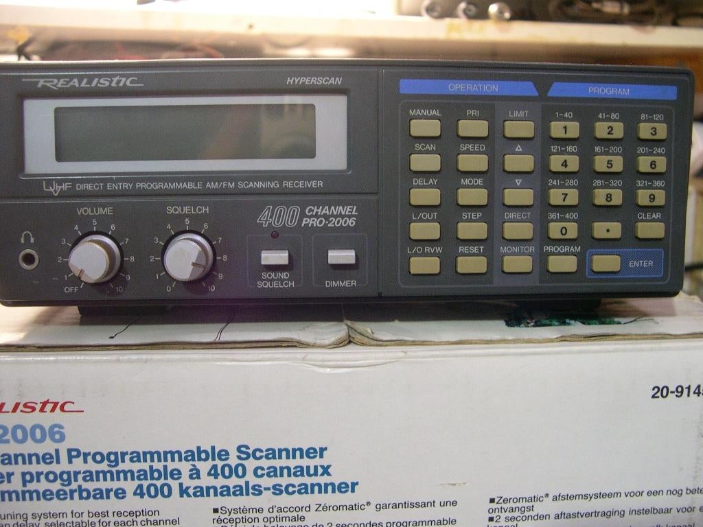 realistic pro 2006, Telecommunicatie, Scanners, Zo goed als nieuw, 200 tot 500 kanalen, Ophalen of Verzenden