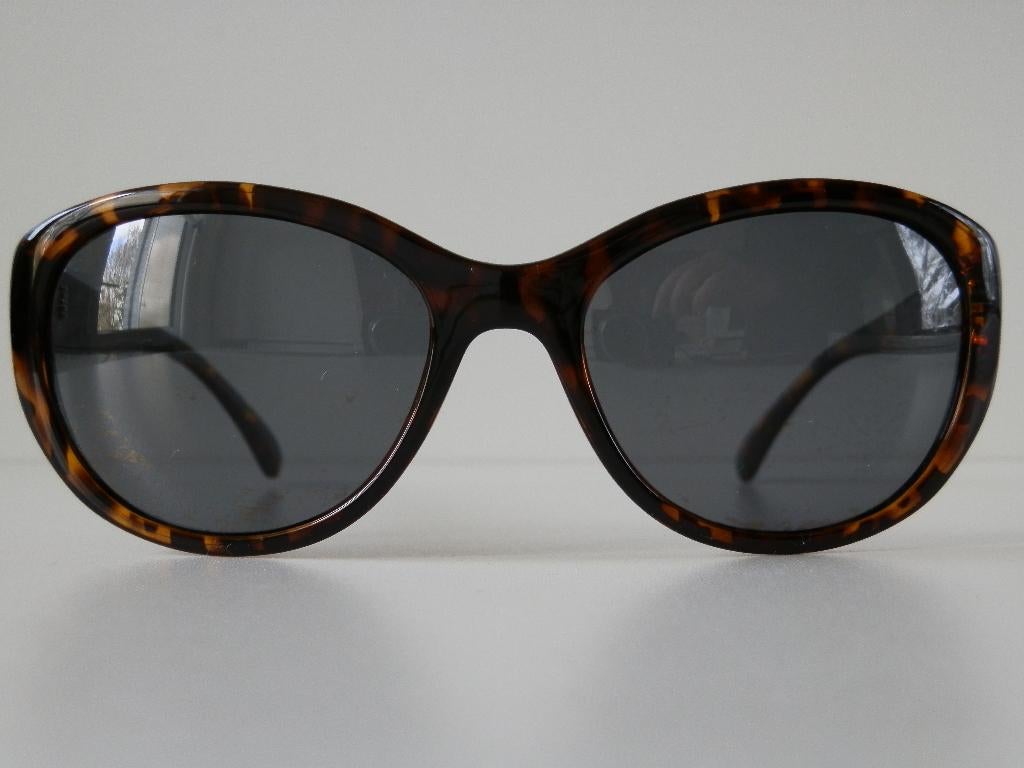 Invu zonnebril., Overige merken, Zonnebril, Overige kleuren, Ophalen of Verzenden