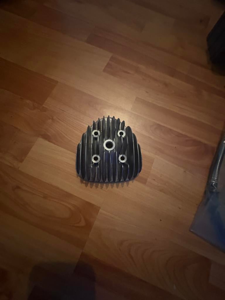 Zundapp 429 cilinderkop NOS, Ophalen of Verzenden, Zo goed als nieuw, Cilinder