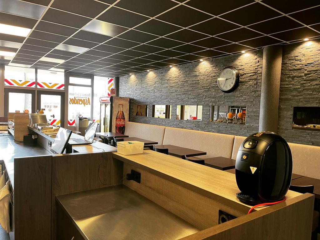 Pizzeria Grillroom, Zakelijke goederen, Exploitaties en Overnames