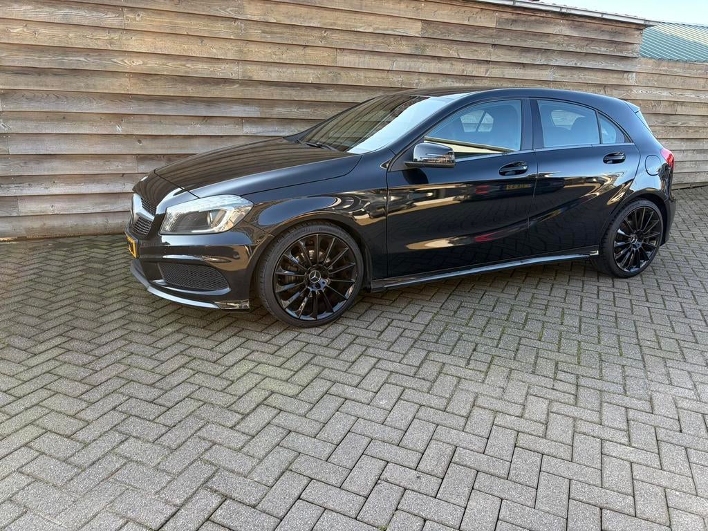 Mercedes-Benz A-Klasse A180 Amg 2014, 1295 kg, 4 cilinders, 695 kg, A-Klasse