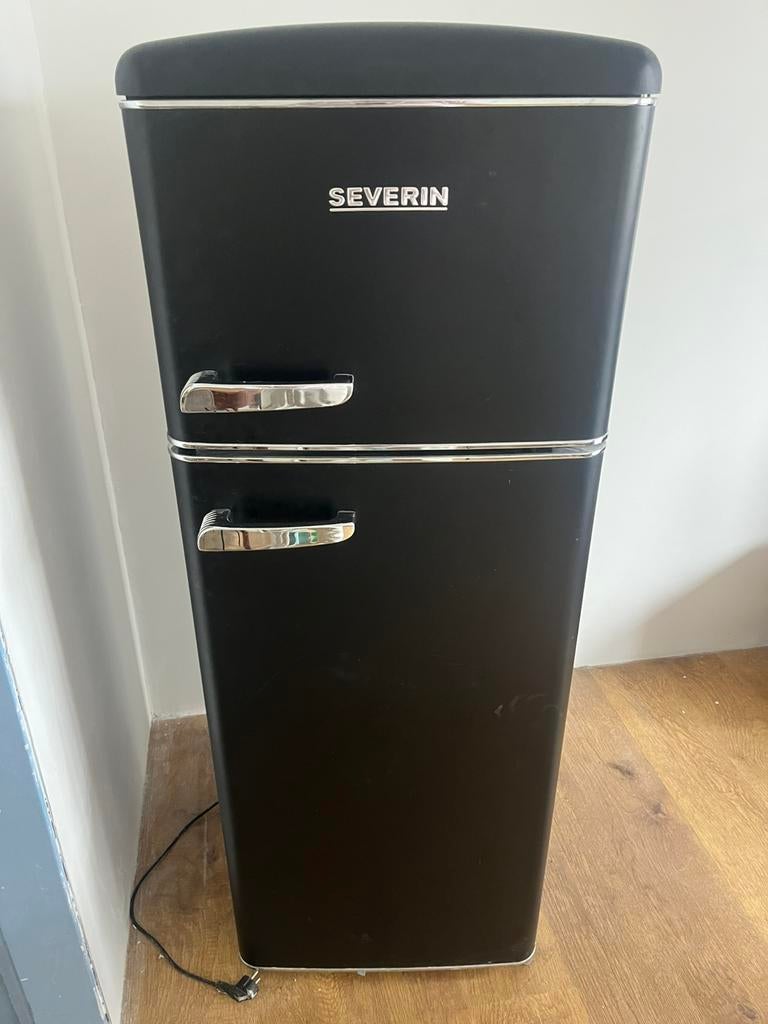 Severin koelkast, 200 liter of meer, Ophalen, Zo goed als nieuw, Met vriesvak