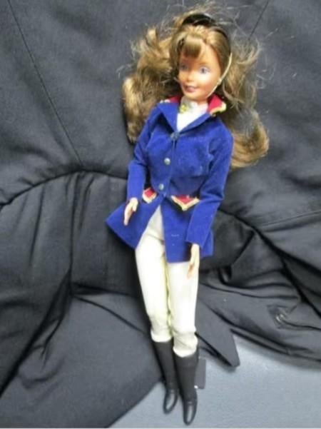 1997 BARBIE HORSE-RIDING in een SUPER MOOIE STAAT, Verzenden, Zo goed als nieuw, Fashion Doll