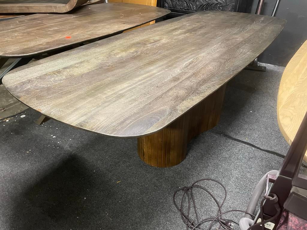 Deense Ovale Eettafel 240x100 Massief Mango Organische Poot, Ophalen, 50 tot 100 cm, Vijf personen of meer, Ovaal