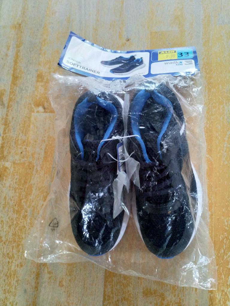 Gymschoenen maat 33, nieuw, Nieuw, Ophalen of Verzenden, Jongen of Meisje, Sportschoenen