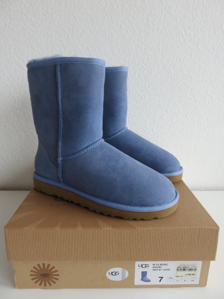 Ugg Classic Short maat 38 lichtblauwe schapenvacht laarzen, Kleding | Dames, Schoenen, Hoge laarzen, UGG, Blauw, Nieuw