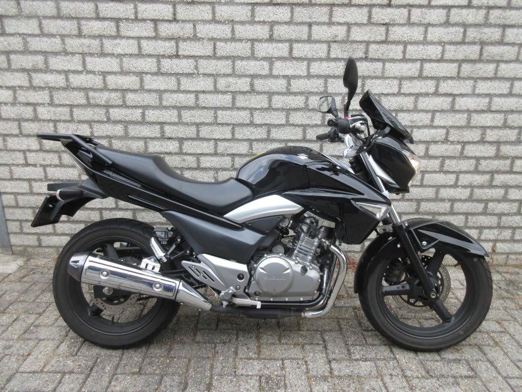 Suzuki GW 250 INAZUMA (bj 2014)