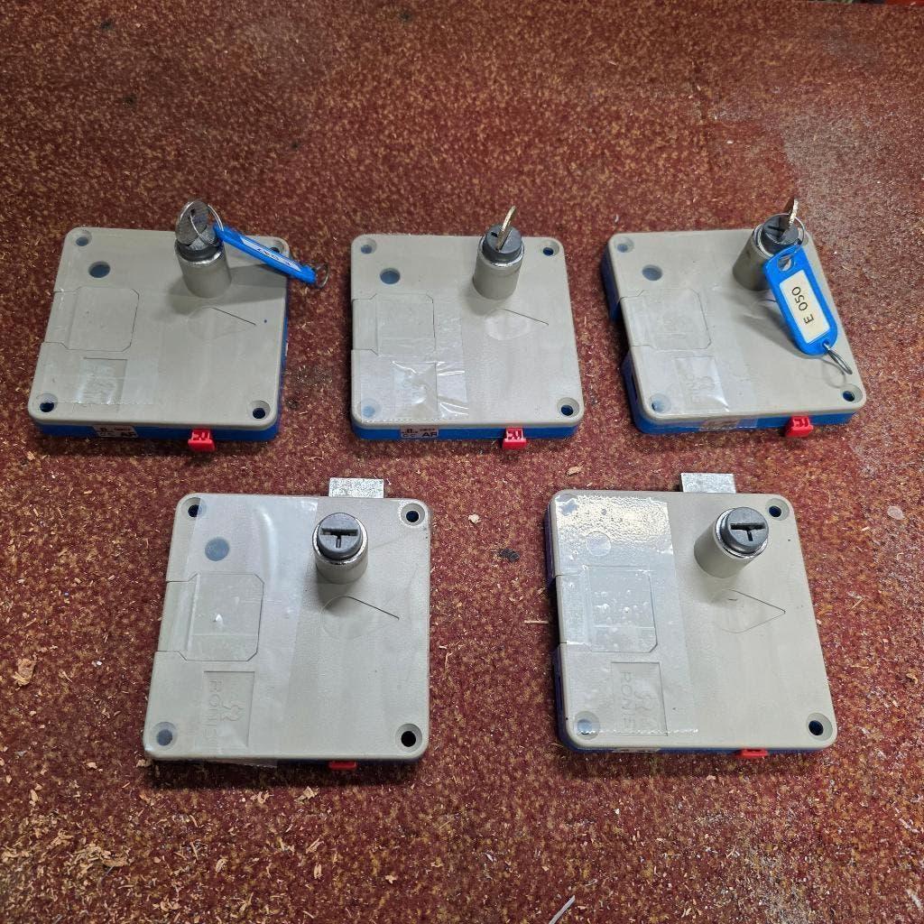 5x RONIS muntslot geschikt voor euromunt tbv lockerkast, Ophalen of Verzenden, Gebruikt