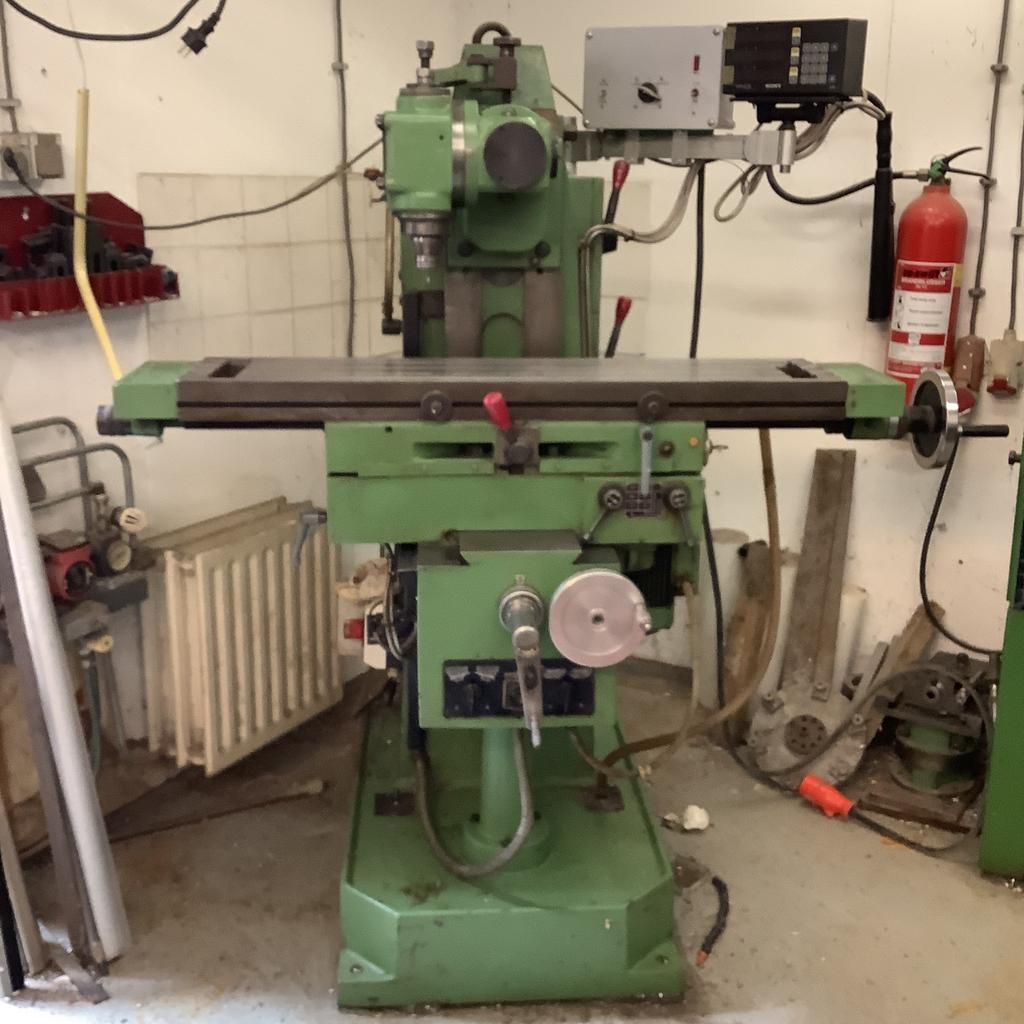 Universele freesbank, Ophalen, Zo goed als nieuw, Freesbank, Minder dan 500 mm