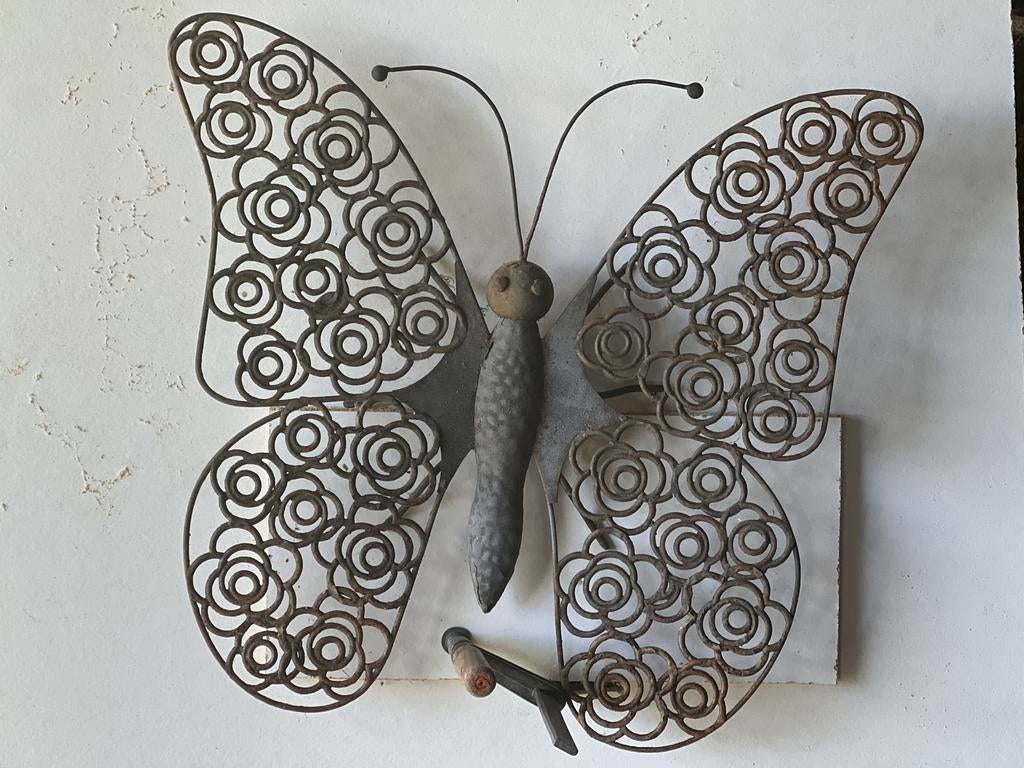 Metalen vlinder wanddecoratie - Vintage stijl, Huis en Inrichting, Woonaccessoires | Wanddecoraties, Gebruikt, Wandsculptuur, Vintage