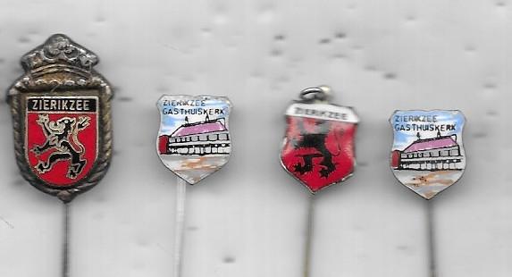 ZIERIKZEE 4 SPELDEN, Ophalen of Verzenden, Zo goed als nieuw, Stad of Land, Speldje of Pin
