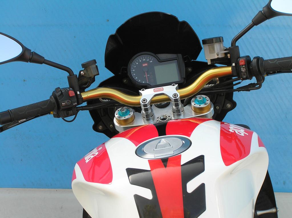 Aprilia TUONO R FACTORY (bj 2008) - foto 3