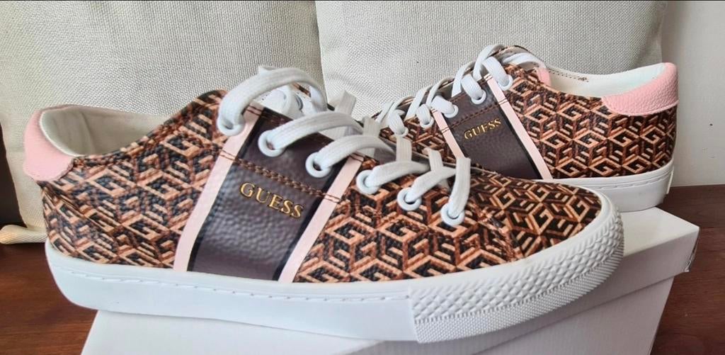 Guess sneakers met logo print, Kleding | Dames, Schoenen, Guess, Bruin, Nieuw, Ophalen of Verzenden